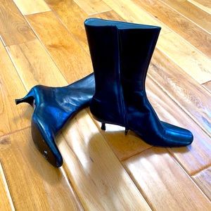 Adrienne Vittadini Heeled Boots!! Lightly Used.